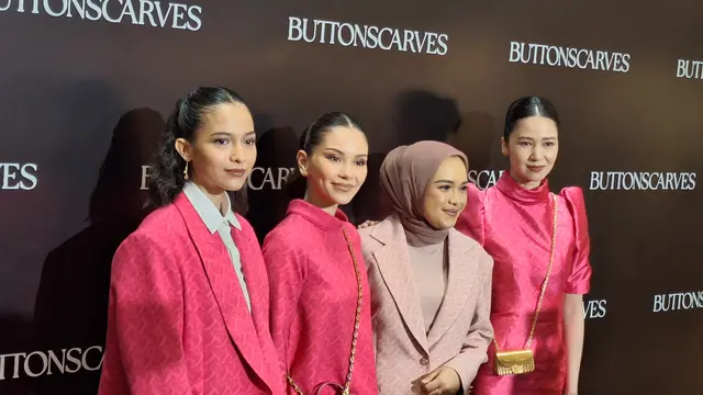 Buttonscarves Perkenalkan 4 Brand Ambassador Terbaru, Ada Putri Marino hingga Halima Aden! (Virlia Sakina Ramada)
