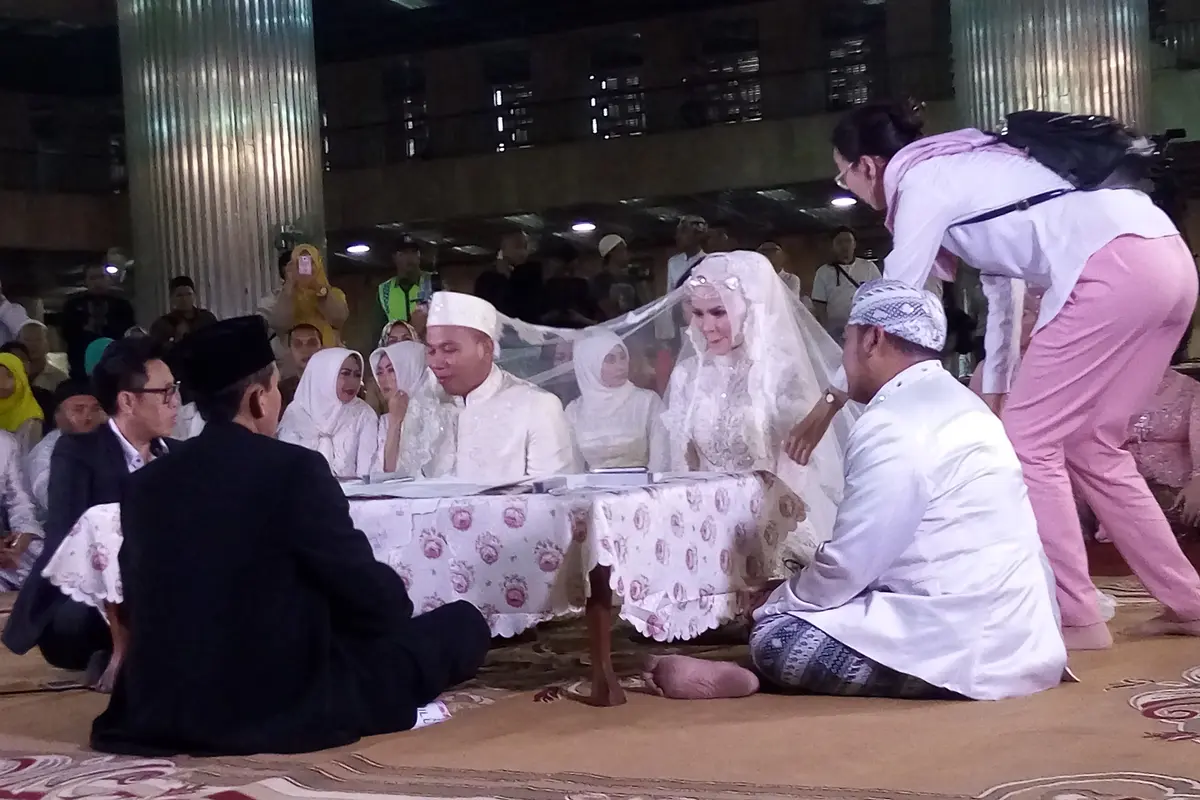 [Bintang] Vicky Prasetyo dan Angel Lelga