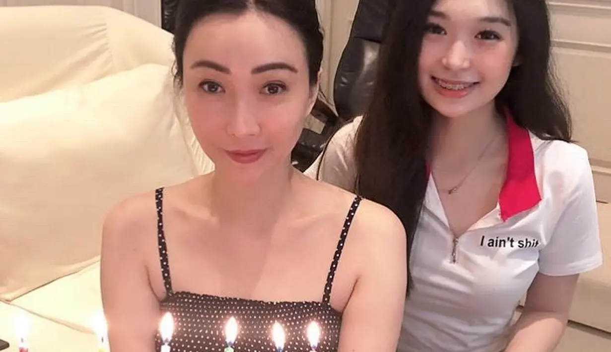 Netizen menyebut Livy Renata dan sang ibunda, Susana Rahardjo sama-sama punya paras cantik rupawan! (FOTO: instagram.com/susana.rahardjo/)