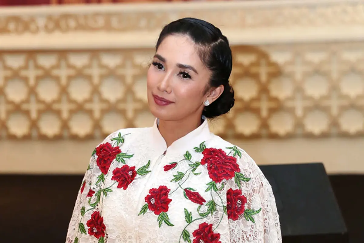 [Bintang] Ussy Sulistiawaty 