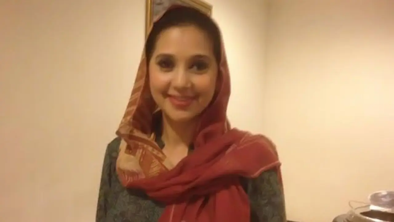 Ayu Azhari 
