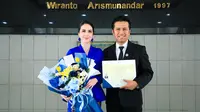Arumi Bachsin Dampingi Emil Dardak di Pelantikan Profesi Insinyur ITB