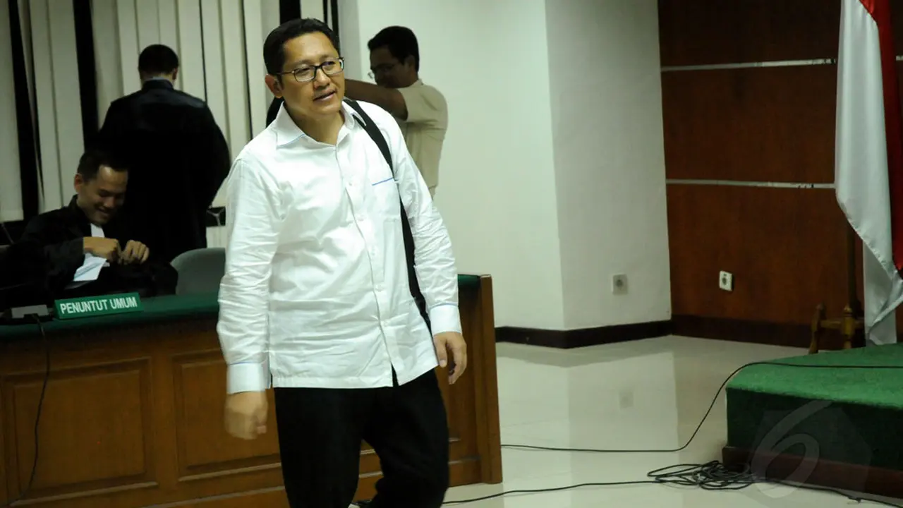 Baca Sendiri Pleidoi, Anas Urbaningrum Kehausan