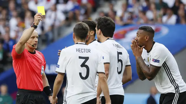 Jerome Boateng dan Mats Hummels
