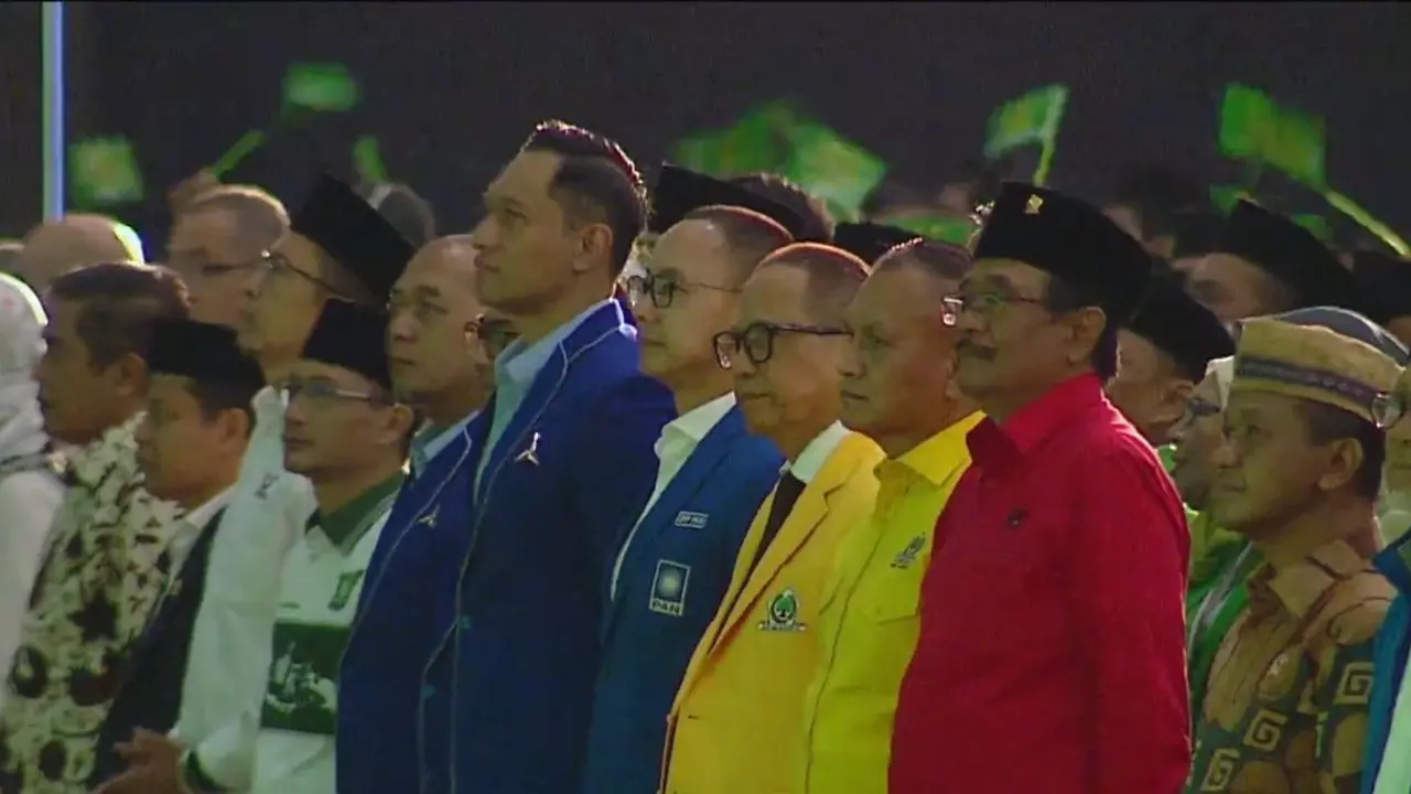 Presiden Joko Widodo, sejumlah menteri, dan para petinggi parpol menghadiri acara Harlah ke-50 PPP, Jumat (17/2/2023).