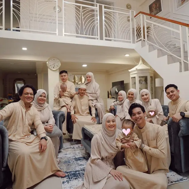 6 Momen Ramadhan - Idulfitri Dinda Hauw dan Rey Mbayang dari Tahun ke Tahun