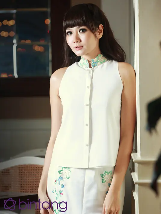 Jika momen Imlek tiba maka angpao lah yang ditunggu-tunggu, sejak kecil Alena Wu terbiasa menyisihkan sebagian hasil angpaonya untuk ditabung. Hingga usia kini pun Alena masih menerapkan tradisi menabung. (Deki Prayoga/Bintang.com)