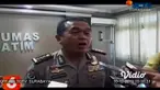 Sebuah mobil mewah Lamborghini terbakar di Jalan HR. Muhammad Surabaya. Dua wanita berhasil menyelamatkan diri dari dalam mobil. Peristiwa kebakaran pada Minggu siang ini, viral setelah diunggah seorang pengguna jalan di medsosnya.