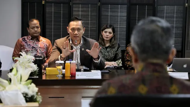 Menko Bidang Infrastruktur dan Pembangunan Kewilayahan, Agus Harimurti Yudhoyono (Menko AHY) rapat koordinasi bersama OJK pada Kamis, 9 Januari 2025. (Foto: Istimewa)