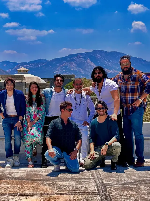 6 Potret Reuni Pemain Mahabharata, Shaheer Sheikh hingga Sourabh Raaj Jain Bikin Nostalgia