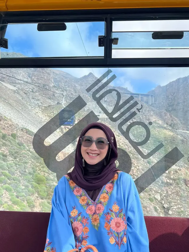 Profil dan Perjalanan Karier Desy Ratnasari, Mentereng jadi Artis hingga Pejabat  (credit: instagram/desyratnasariterdepan).