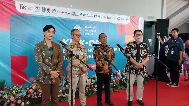 OJK Jaga Masyarakat Desa dari Pinjol-Lintah Darat Pakai Cara Ini