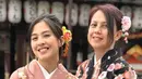 Gadis yang bernama lengkap Adhisty Zara Sundari Kusumawardhani ini tampak cantik dan menawan dengan busana tradisional Jepang, Kimono. (Liputan6.com/IG/@iamopay)