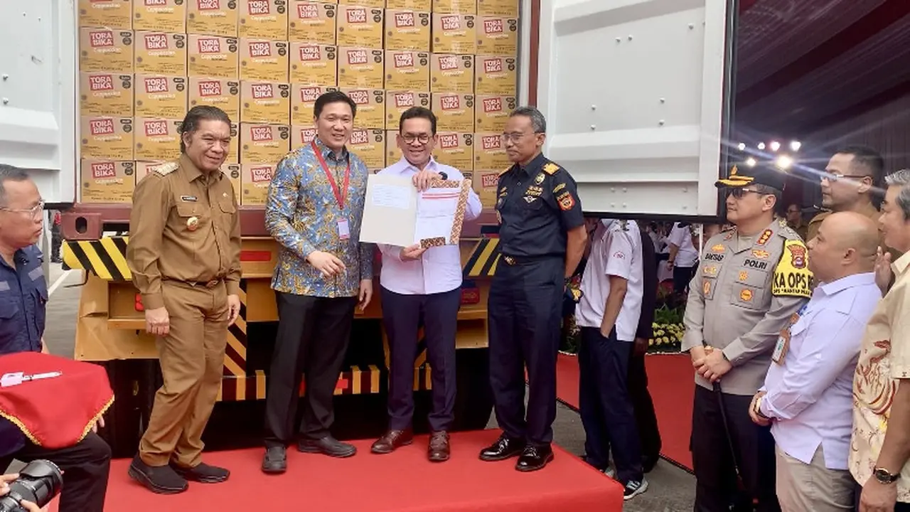 Menteri Perdagangan Budi Santoso menghadiri pelepasan ekspor produk makanan olahan Mayora Group pada Selasa, 5 November 2024. (Natasha/Liputan6.com)