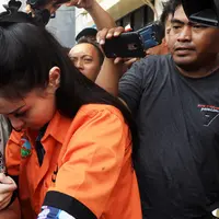 Jennifer Dunn di Polda (Deki Prayoga/bintang.com)