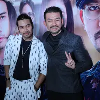 "Kita setiap hari urus kedai kopinya juga. Susah melepas karakternya yah, susah banget," kata Rio. (Adrian Putra/Bintang.com)