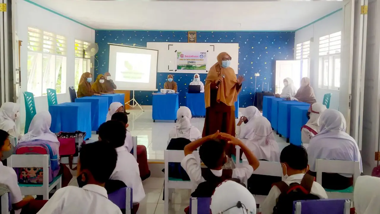 Sekolah SDN 7 Tilongkabila, Bone Bolango saat memberikan sosialisasi kepada anak didik