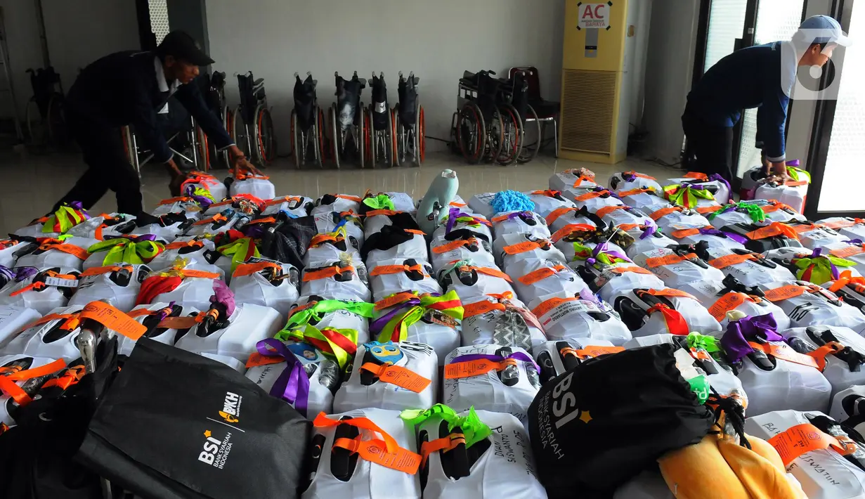 Adapun prosentase tertinggi di Embarkasi Solo sebesar 17.7 persen. Selanjutnya, Embarkasi Surabaya 16 persen dan sisanya tersebar di kota-kota seluruh Indonesia. (merdeka.com/Imam Buhori)