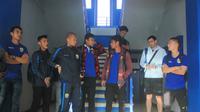 Para pemain Persib bersiap jelang keberangkatan ke Medan. Tim Maung Bandung direncanakan beruji coba melawan PSMS pada Minggu (25/3/2017). (Bola.com/Erwin Snaz)