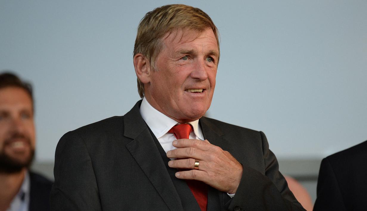 Kenny Dalglish merupakan pemain legendaris Liverpool. Ia sukses memenangi banyak gelar, termasuk tiga gelar First Division pada 1980-an. Sayangnya, Dalglish gagal mengulangi kejayaannya ketika menjadi pelatih. Ia dipecat usai The Reds hanya finis ke-8 di Liga Inggris 2011/12. (AFP/Oli Scarff)