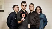 Vokalis Kena Radang, Arctic Monkeys Batalkan Konser