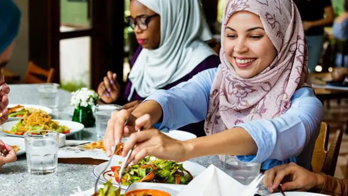 Lakukan ini agar nggak kalap saat buka/copyright Shutterstock.com