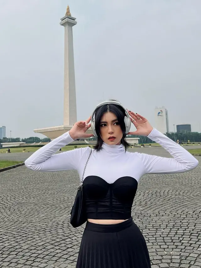 8 Potret Tamara Dai, Wakil Indonesia di Paris Fashion Week 2023 Bersama Ariel Tatum
