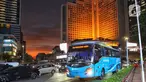 Bus TransJabodetabek saat melintasi kawasan jalan MH Thamrin, Jakarta, Selasa (27/5/2025). (Liputan6.com/Angga Yuniar)
