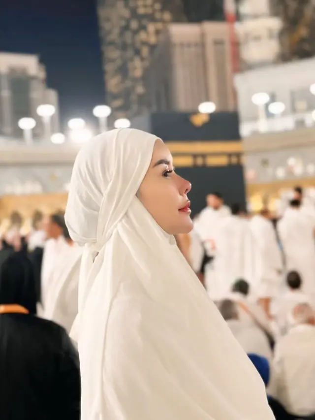 Artis Umroh Jelang Puasa