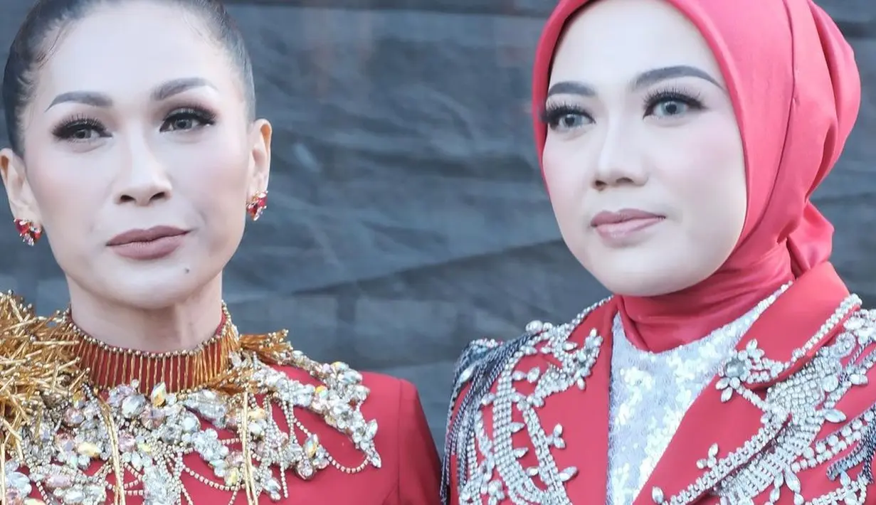 <p>Mahadewi manggung lagi [Instagram/tatajaneetaofficial]</p>