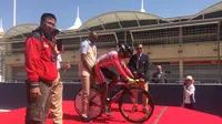 Pebalap sepeda Indonesia, Elan Sutomo Riyadi finis di posisi kesembilan pada ajang Asian Cycling Championship 2017 yang berlangsung di Bahrain International Circuit, Senin (27/2/2017). (Bola.com/Istimewa)