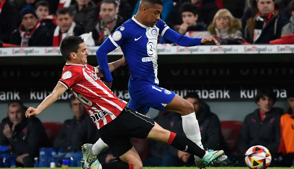 Kemenangan di leg pertama menjadi modal Athletic Bilbao untuk bisa mengendalikan permainan. (ANDER GILLENEA/AFP)