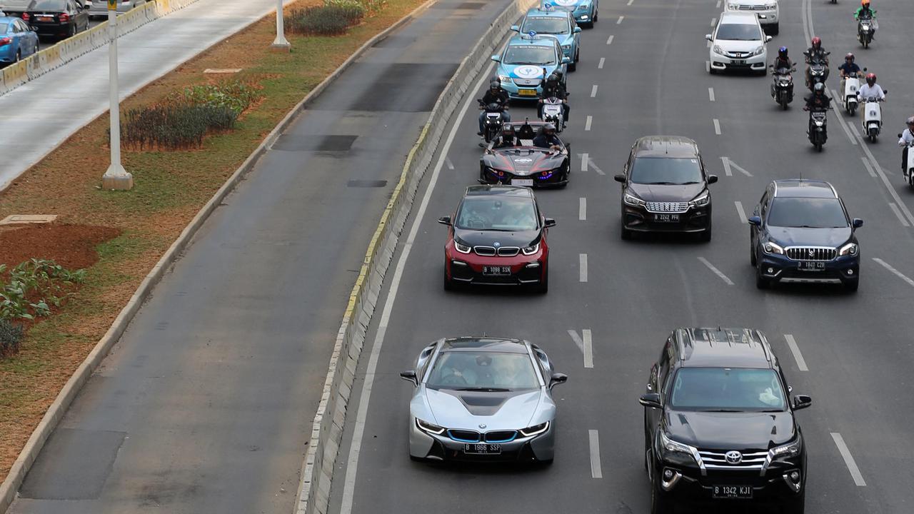 Konvoi Kendaraan Listrik Sambut Formula E 2020