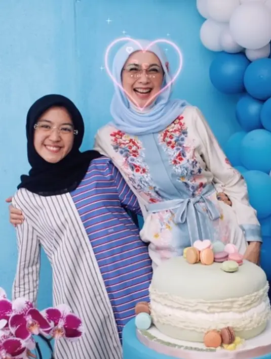 Desy Ratnasari dan anak [Instagram/desyratnasariterdepan]