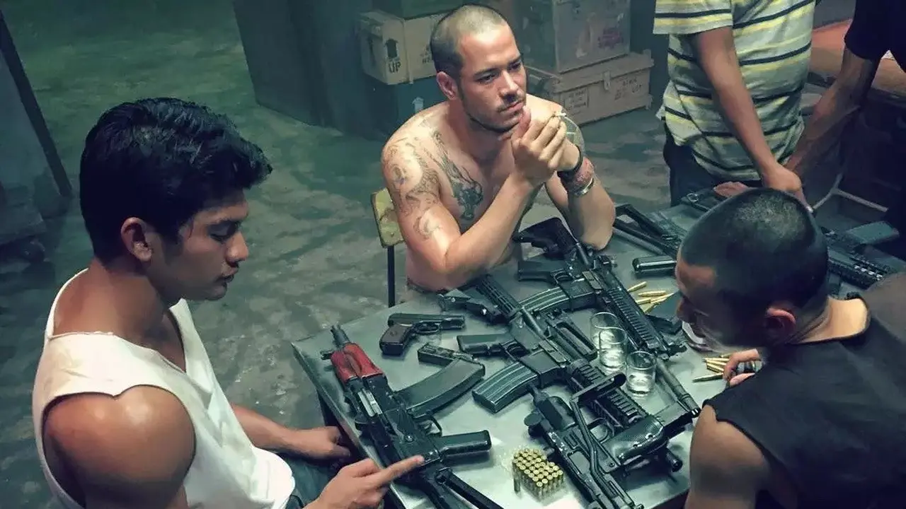 Iko Uwais dan Zack Lee dalam Headshot