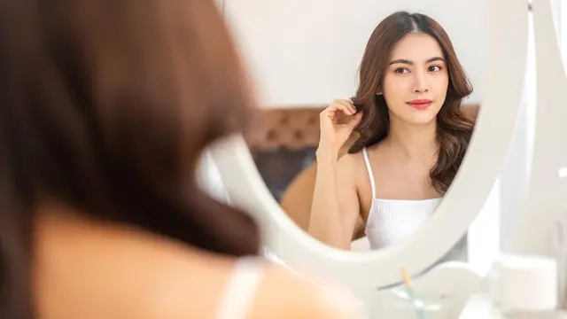 Tips Tampil Cantik Luar Dalam Saat Kembali WFO, Biar Makin Percaya Diri dan On Point