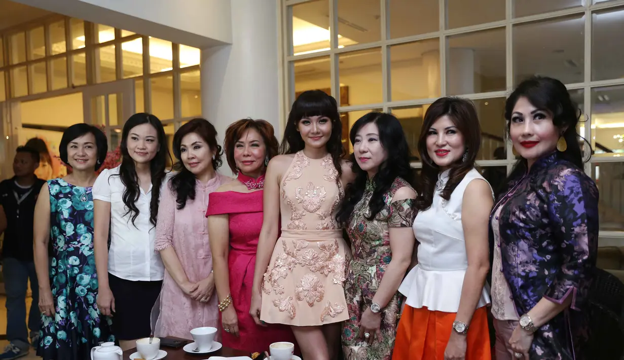 Sejak 2014, Alena Wu membentuk tim besar untuk memasarkan lagunya. Company digital sangat diandalkan karena bisa dilihat seluruh dunia.(Nurwahyunan/Bintang.com)