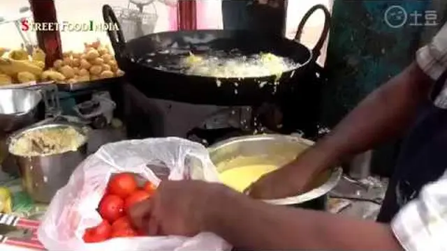 6 Cara Masak Penjual India Ini Bikin Tak Selera, Jauh Dari Kata Higienis
