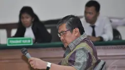 Syahrul Raja Sampurnajaya divonis delapan tahun penjara dan denda sebesar Rp 800 juta, Jakarta, Rabu (12/11/2014). (Liputan6.com/Miftahul Hayat)