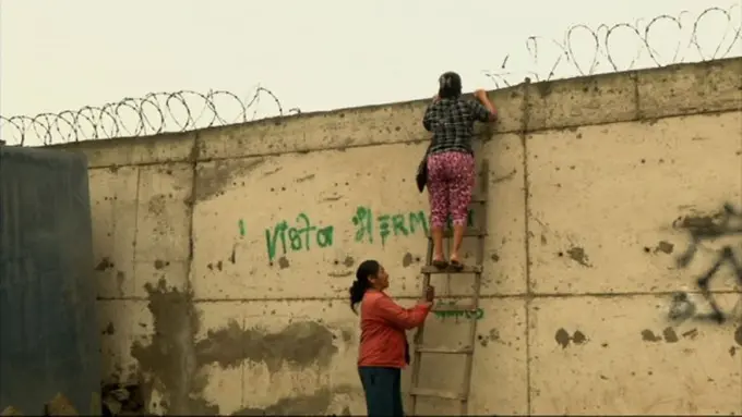 Pisahkan Orang Kaya dan Miskin, Kota Ini Bangun Dinding 3 Meter