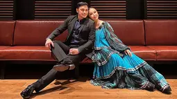 Titi DJ dan Thomas Djorghi memang terlihat semakin dekat beberapa waktu terakhir. Pelantun lagu 'Sang Dewi' itu merasa cocok bersahabat dengan Thomas. Ia mengaku punya banyak kesamaan, seperti hobi kulineran, menonton, hingga sama-sama suka karaoke. (Liputan6.com/IG/@ti2dj)