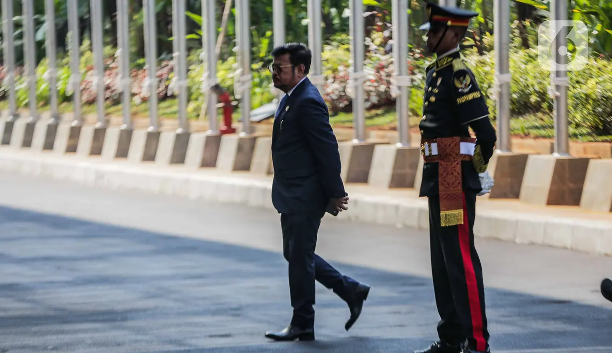 Menteri Pertanian Syahrul Yasin Limpo tiba untuk menghadiri pembukaan KTT ASEAN ke-43 di Jakarta Convention Center (JCC), Senayan, Selasa (5/9/2023). (Liputan6.com/Faizal Fanani)