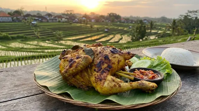 Ayam Panggang Bumbu Kuning, Ide Menu Lebaran untuk yang Lagi Diet/Gemini AI
