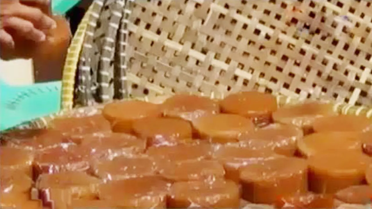 Segmen 3: Pesanan Kue Keranjang Meningkat Menjelang Imlek