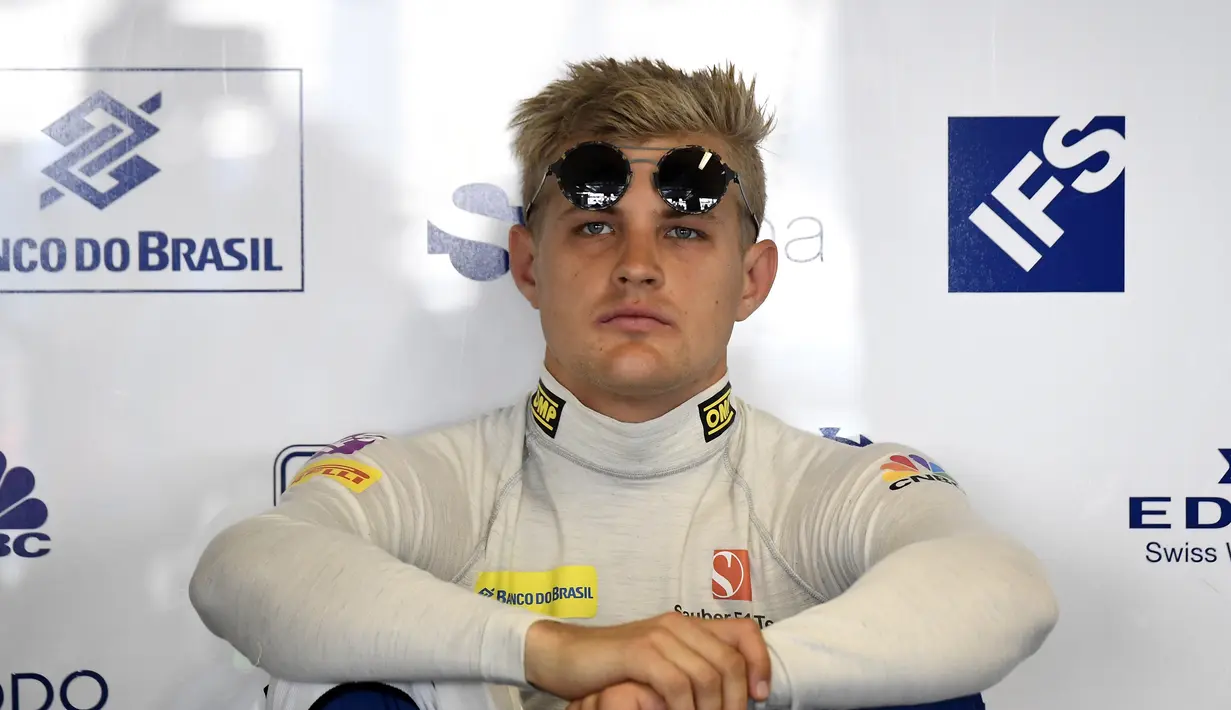 Marcus Ericsson adalah pebalap Sauber musim ini. Penampilan yang kurang memuaskan membuat Sauber melirik pebalap lain untuk musim depan. Sauber baru akan mengumumkan pebalap mereka setelah balapan terakhir F1 2016. (AFP/Gabrel Bouys).