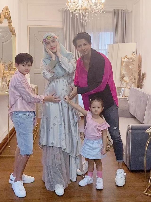 6 Gaya Fairuz A Rafiq dengan Baby Bump Kehamilan Ketiga, Menawan