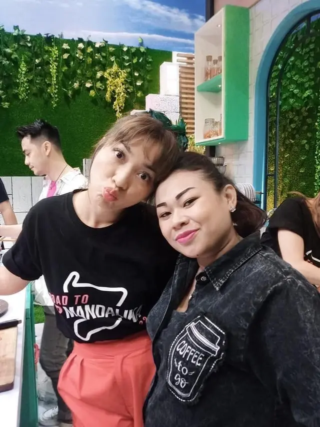 Kian Terkenal, Ini 6 Potret Kompak Tante Lala dan Para Selebriti Tanah Air