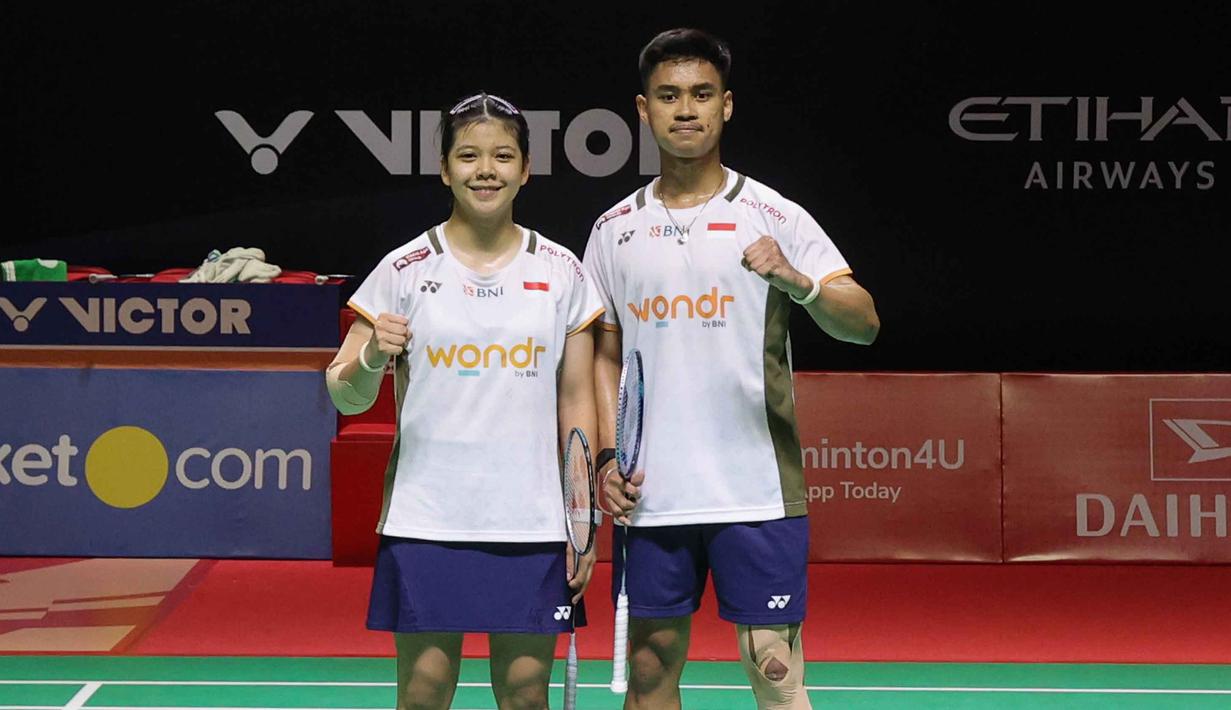 Di babak 16 besar, Jafar Hidayatullah/Felisha Pasaribu bakal menghadapi pasangan lain asal Indonesia, Dejan Ferdinansyah/Bernadine Wardana. Tampak daam foto, pebulu tangkis ganda campuran Indonesia, Jafar Hidayatullah/Felisha Pasaribu saat bertanding melawan Kristoffer Kolding/Mette Werge (Denmark) di babak 32 besar Indonesia Masters 2026 di Istora Gelora Bung Karno, Senayan, Jakarta, Rabu (21/1/2026) siang. (Bola.com/Abdul Aziz)