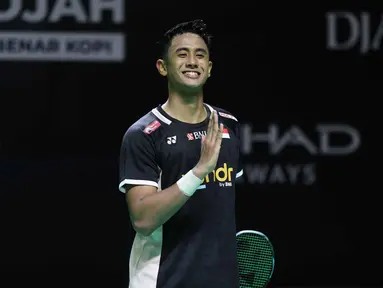 Pebulu tangkis tunggal putra Indonesia, Alwi Farhan saat merayakan kemenangan atas wakil China, Wang Zheng Xing, pada babak 16 besar Indonesia Masters 2026 di Istora Gelora Bung Karno, Senayan, Jakarta, Kamis (22/1/2026). Tunggal putra Indonesia, Alwi Farhan memastikan tiket babak perempat final Indonesia Masters 2026. (Bola.com/M Iqbal Ichsan)