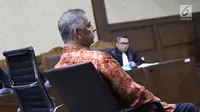 Terdakwa kasus dugaan suap proyek PLTU Riau-1, Sofyan Basir saat menjalani sidang lanjutan di Pengadilan Tipikor, Jakarta, Senin (1/7/2019). Sidang beragendakan pembacaan tanggapan atas nota keberatan terdakwa oleh JPU KPK. (Liputan6.com/Helmi Fithriansyah)